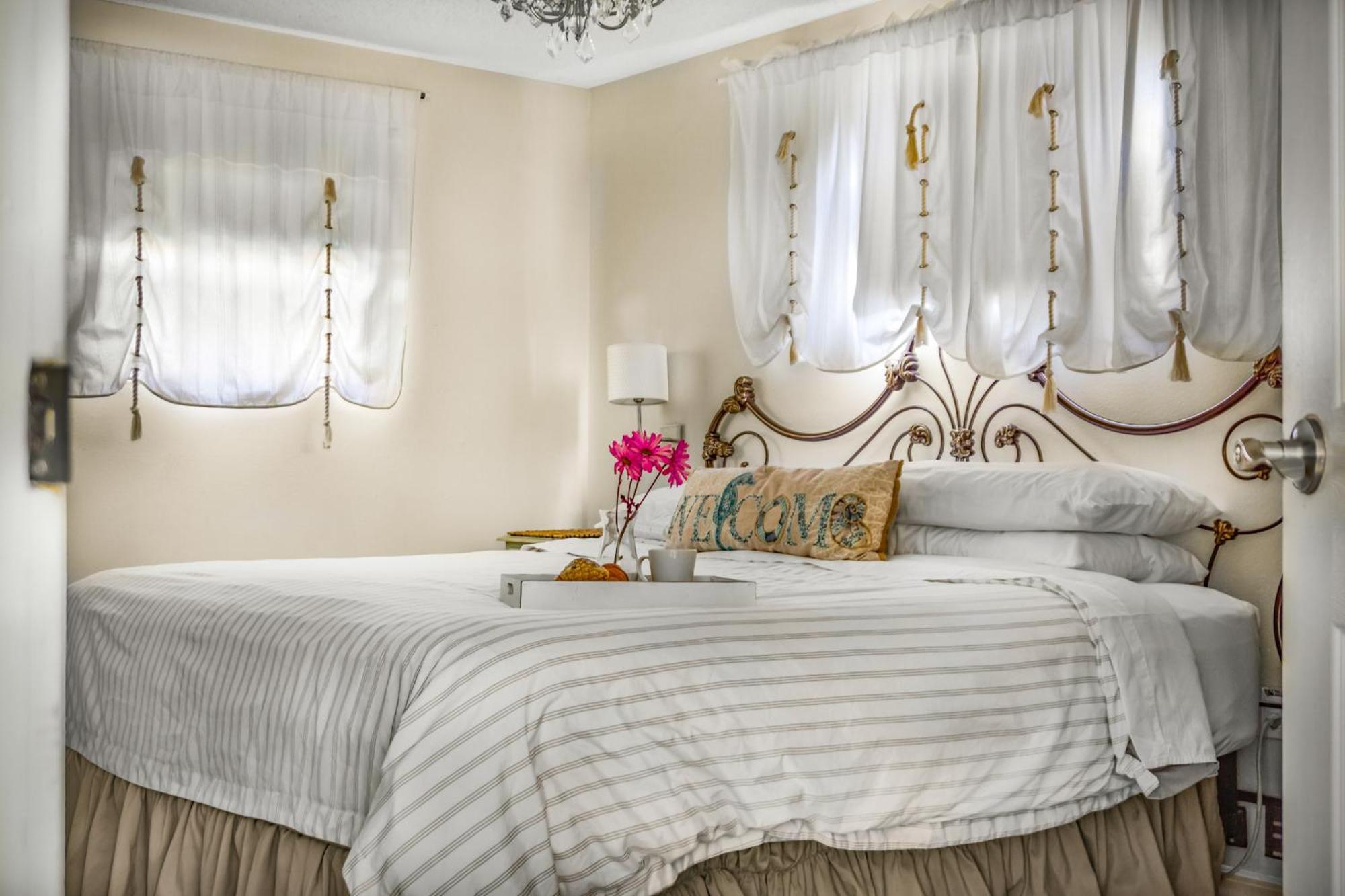 Beach Cottage With Heated Pool Just Off Siesta Key Sarasota Bagian luar foto