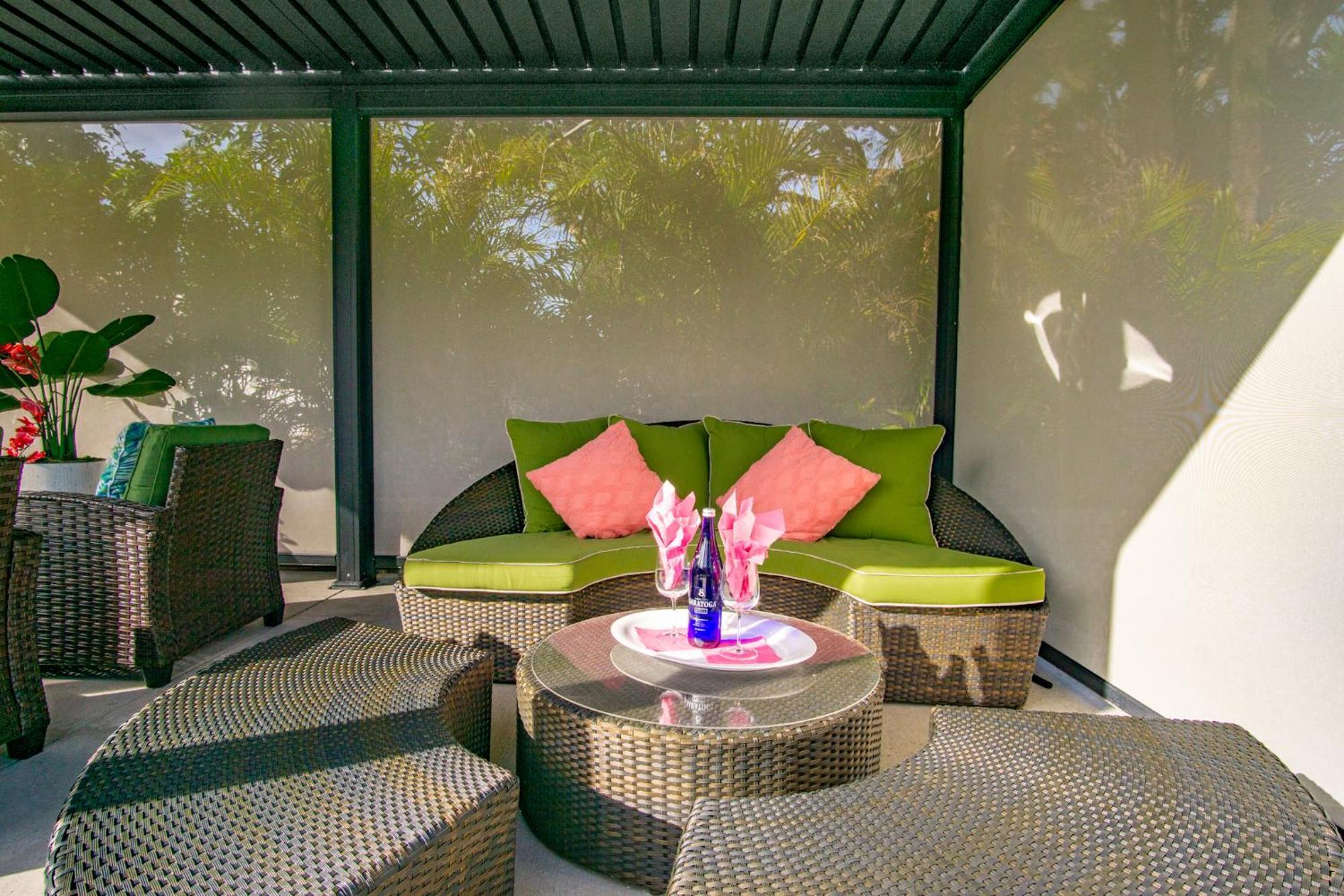 Beach Cottage With Heated Pool Just Off Siesta Key Sarasota Bagian luar foto