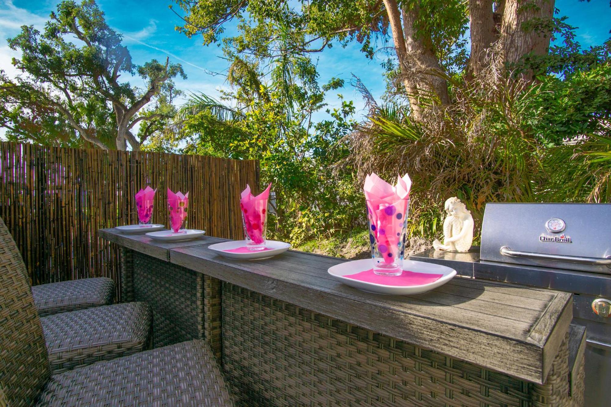 Beach Cottage With Heated Pool Just Off Siesta Key Sarasota Bagian luar foto